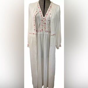 Vintage 1960s Embroidered Gilead Nightgown and Peignoir Dressing Gown Size 38